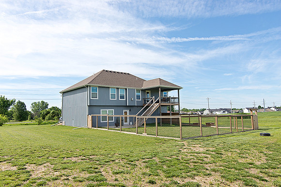 19693 Tonganoxie Dr07