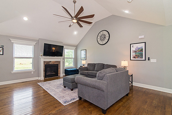 19693 Tonganoxie Dr12